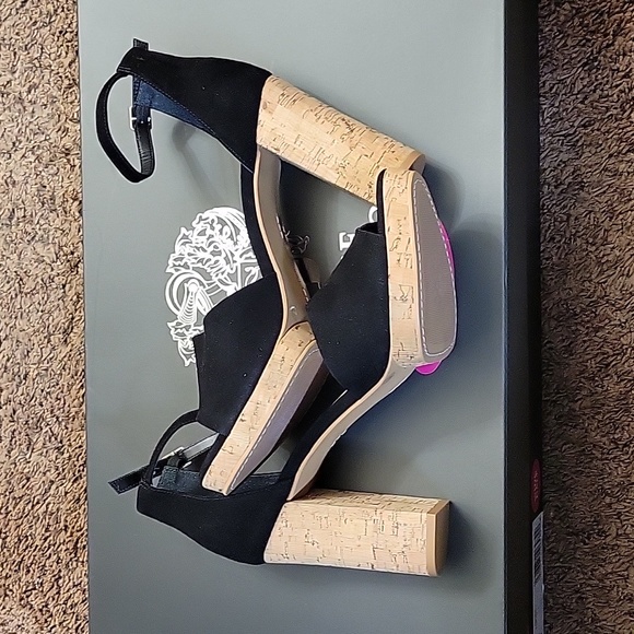 Vince Camuto Black Suede Ciestie Cork Platform Ankle Strap Peep-Toe Sand… - Picture 2 of 15